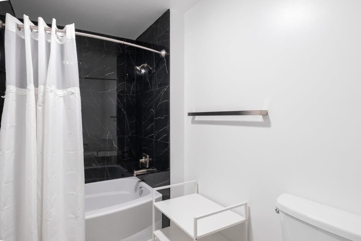 3Br Modern Downtown Apartment With Gym & Office Charlotte Kültér fotó